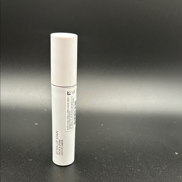 Liquid Lipstick - Red - Picture 2 of 4